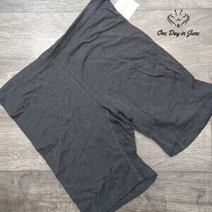 Sexy Basics Yoga Shorts Size XL